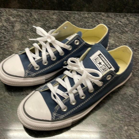 Converse mens low top shoes - Picture 1 of 3